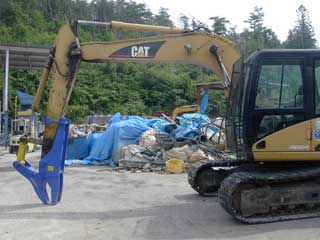 ゴミカッター付大型バックフォー